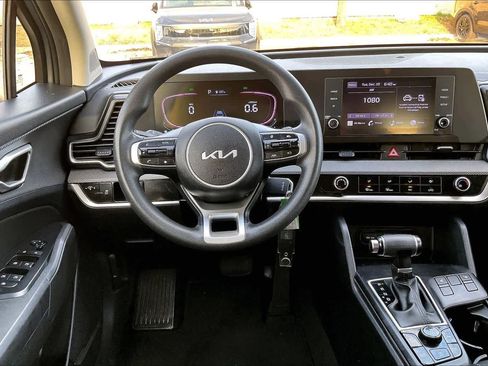 Used 2023 Kia Sportage LX image 14