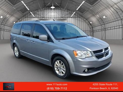 Used 2019 Dodge Grand Caravan SXT FWD image 1