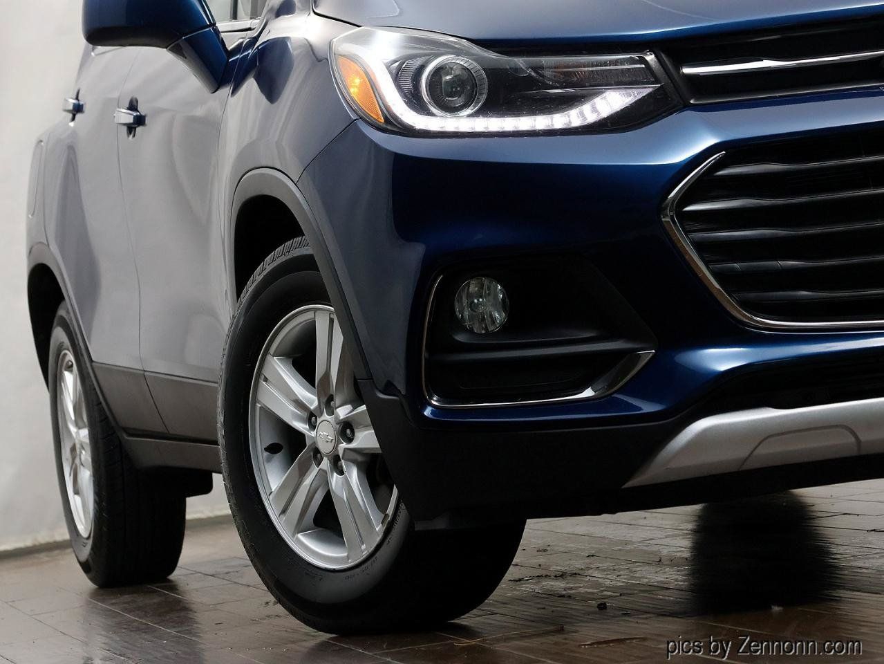 Used 2020 Chevrolet Trax LT w/ LT Convenience Package FWD image 4