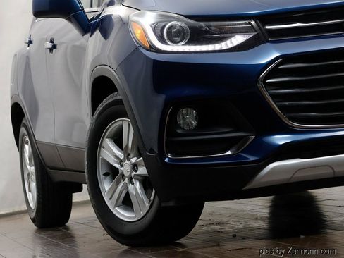 Used 2020 Chevrolet Trax LT w/ LT Convenience Package FWD image 4