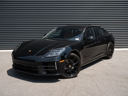 Certified 2024 Porsche Panamera 4 AWD/4WD image 1