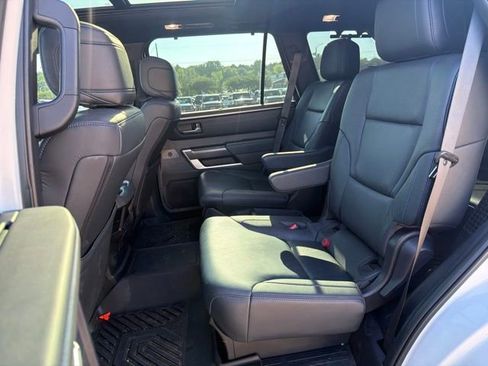 Used 2025 Toyota Sequoia Platinum AWD/4WD image 17