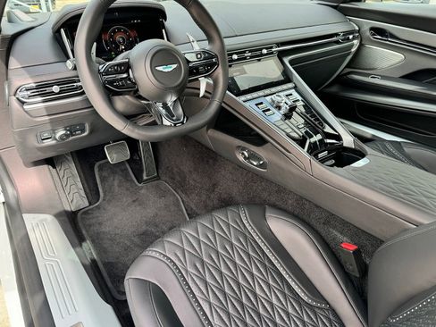 Used 2024 Aston Martin DB12 Coupe image 3
