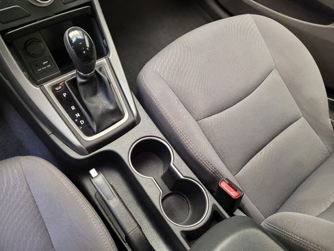 Used 2015 Hyundai Elantra SE image 26