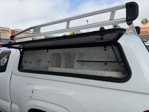 Used 2022 Toyota Tacoma SR RWD image 10