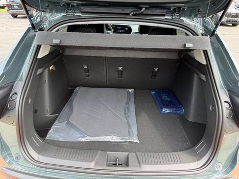 New 2026 Chevrolet Trax LT w/ LT Convenience Package FWD image 15