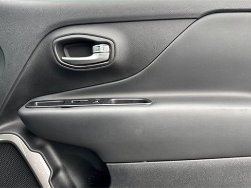 Used 2022 Jeep Renegade Latitude w/ Convenience Group image 20