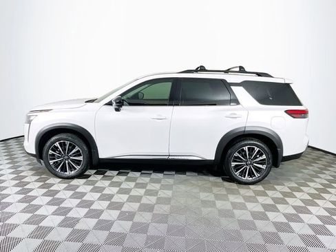 New 2026 Nissan Pathfinder Platinum FWD image 4