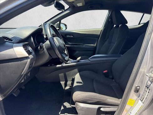 Used 2019 Toyota C-HR XLE FWD image 10