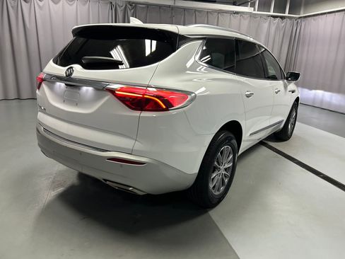 Used 2023 Buick Enclave Essence FWD image 7