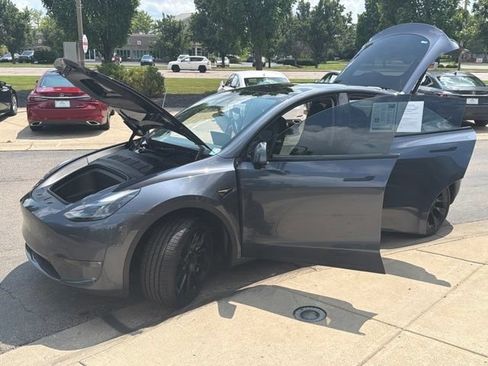 Used 2023 Tesla Model Y Long Range AWD/4WD image 10