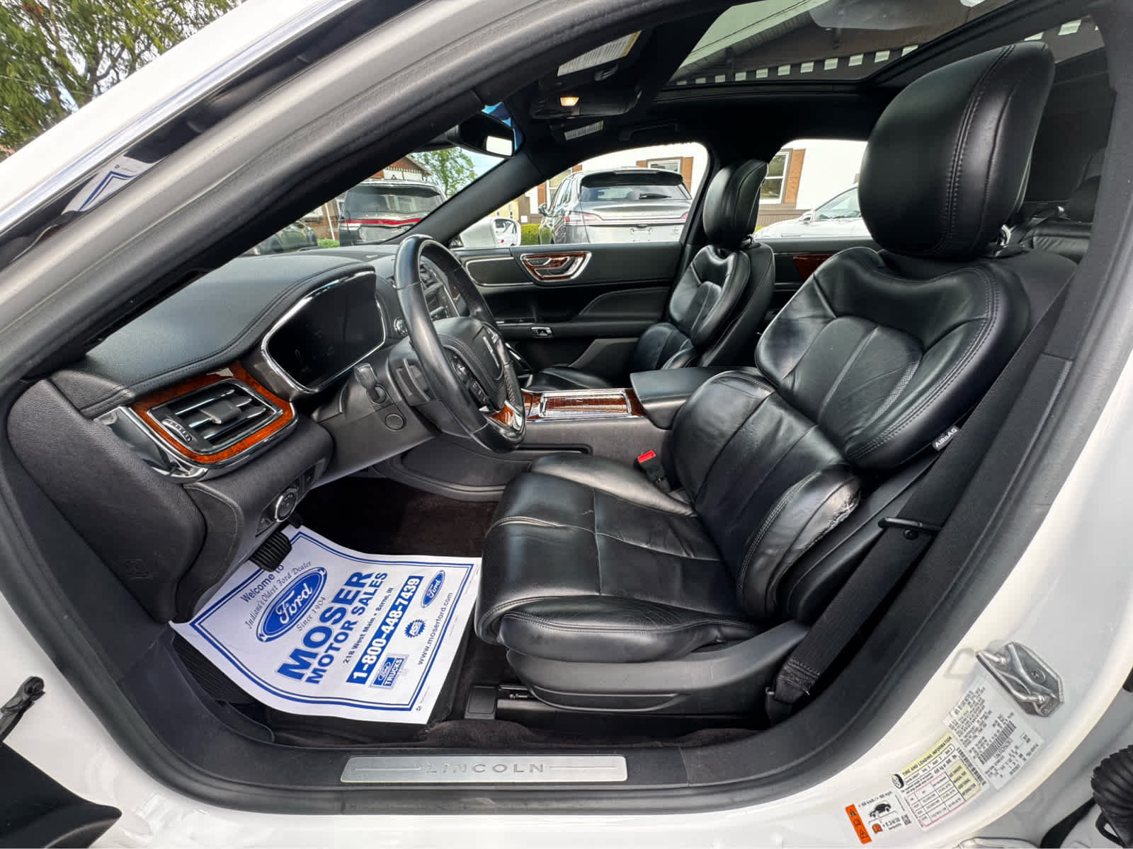 Used 2017 Lincoln Continental Select w/ Climate Package AWD/4WD image 20