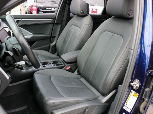 Used 2021 Audi Q3 2.0T Premium w/ Convenience Package AWD/4WD image 18