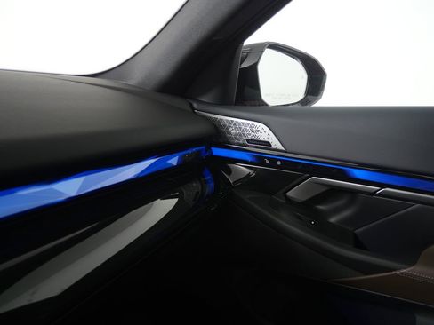 Certified 2025 BMW i5 M60 image 32