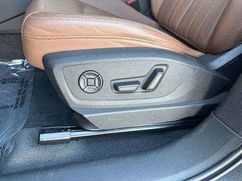 Used 2024 Audi Q8 e-tron Premium Plus w/ Premium Plus Package AWD/4WD image 34