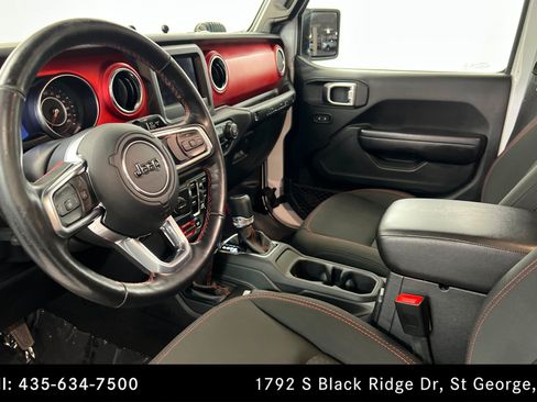 Used 2019 Jeep Wrangler Unlimited Rubicon w/ Cold Weather Group AWD/4WD image 15
