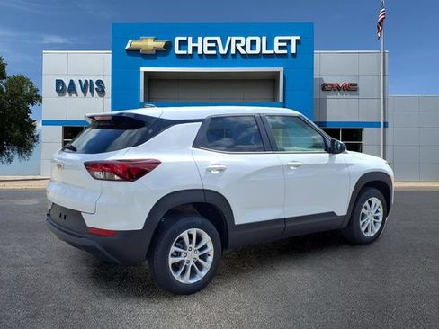 New 2026 Chevrolet TrailBlazer LS w/ LS Convenience Package AWD/4WD image 3