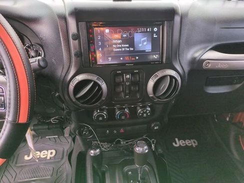 Used 2011 Jeep Wrangler Unlimited Sport image 17