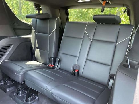 Used 2023 Cadillac Escalade Premium Luxury image 30