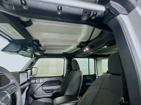 Used 2024 Jeep Wrangler Sport S image 25