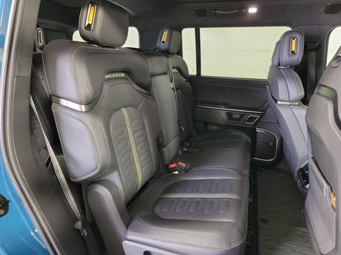 Used 2024 Rivian R1S Adventure AWD/4WD image 23