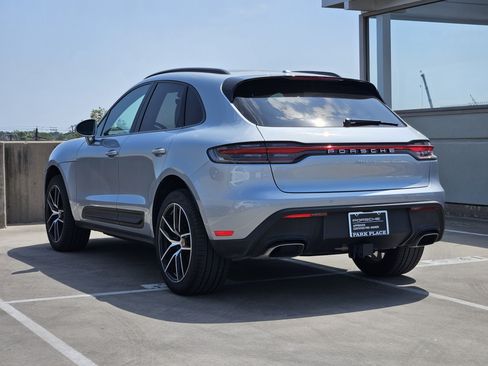 Certified 2025 Porsche Macan AWD/4WD image 3