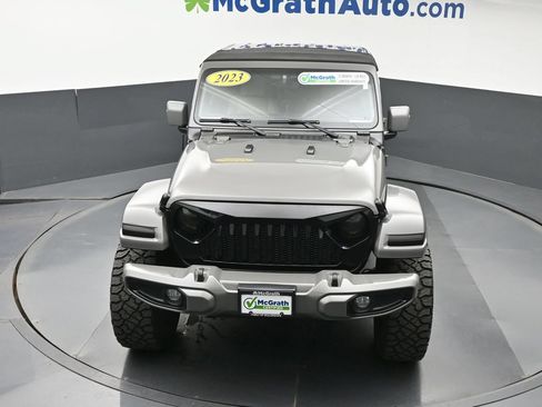 Used 2023 Jeep Gladiator Overland AWD/4WD image 27