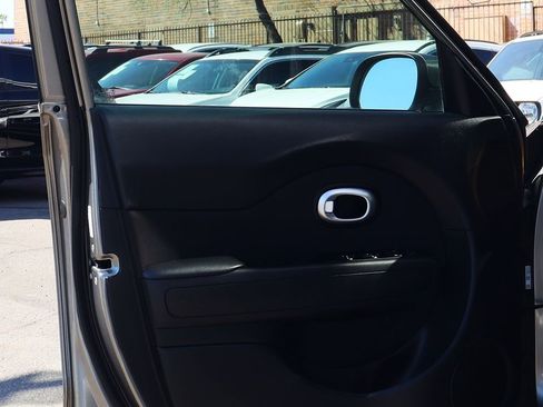 Used 2018 Kia Soul image 36