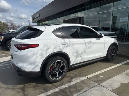Used 2022 Alfa Romeo Stelvio Ti image 11