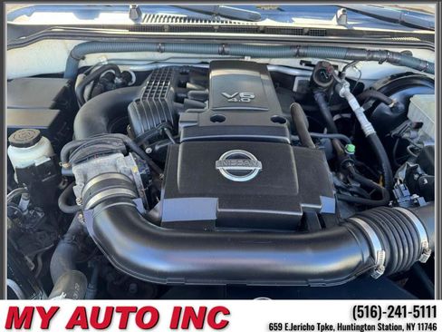 Used 2011 Nissan Pathfinder Silver AWD/4WD image 25