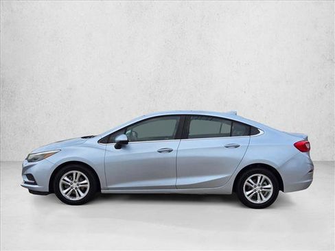 Used 2018 Chevrolet Cruze LT FWD image 5