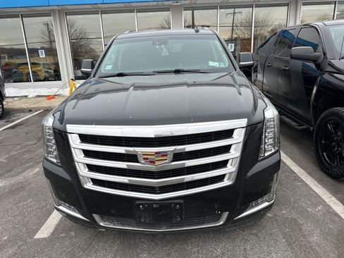 Used 2020 Cadillac Escalade ESV Luxury image 2