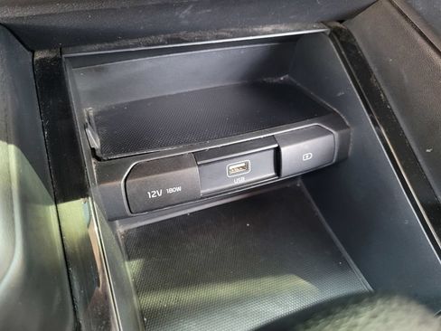 Used 2022 Kia Telluride LX AWD/4WD image 23