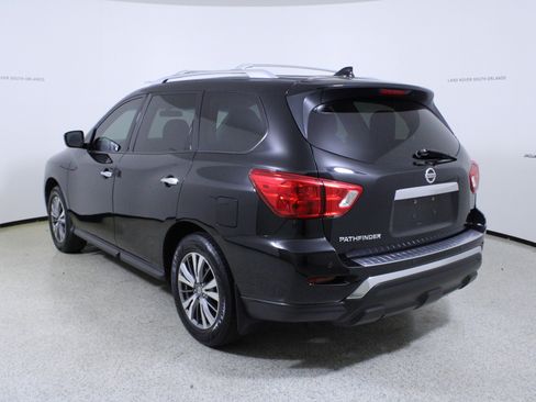 Used 2020 Nissan Pathfinder S image 5