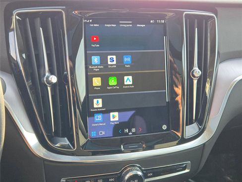 Used 2024 Volvo S60 B5 Core image 32