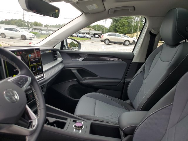 Certified 2026 Volkswagen Tiguan SE FWD image 23