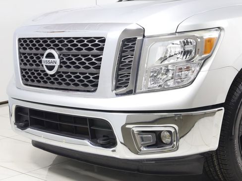 Used 2017 Nissan Titan SV AWD/4WD image 46