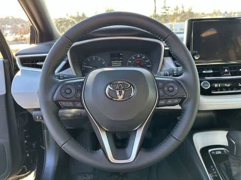 Used 2025 Toyota Corolla SE image 7
