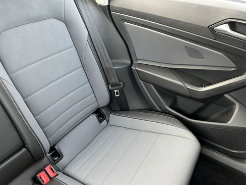 Used 2025 Volkswagen Jetta SE image 37