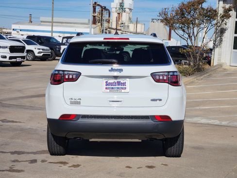 New 2026 Jeep Compass Latitude AWD/4WD image 8