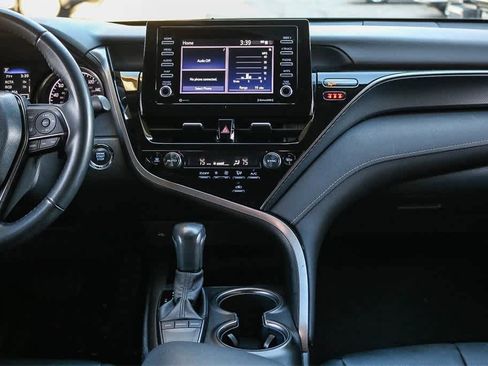 Used 2022 Toyota Camry SE image 13