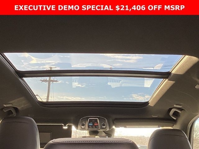 New 2023 Jeep Grand Cherokee Trailhawk w/ Advanced Protech Group II AWD/4WD image 19