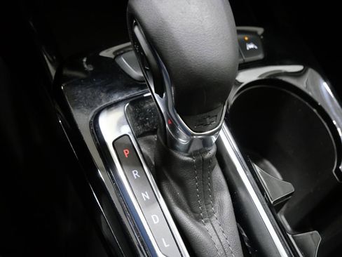 Used 2025 Chevrolet Trax LT FWD image 22