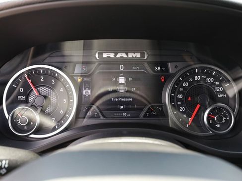 New 2026 RAM 1500 Express AWD/4WD image 14