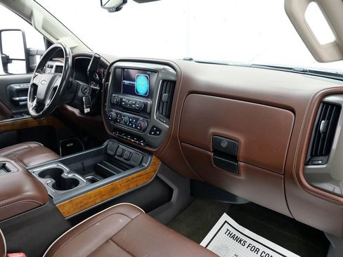 Used 2015 Chevrolet Silverado 2500 High Country w/ High Country Premium Package AWD/4WD image 16