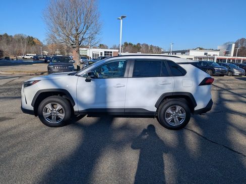 Used 2023 Toyota RAV4 XLE image 2