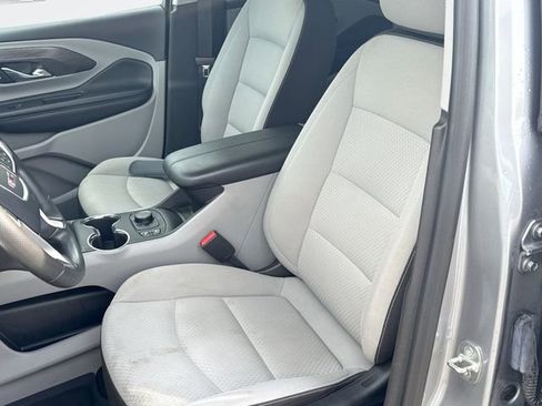 Used 2023 GMC Terrain SLE w/ Driver Convenience Package image 11