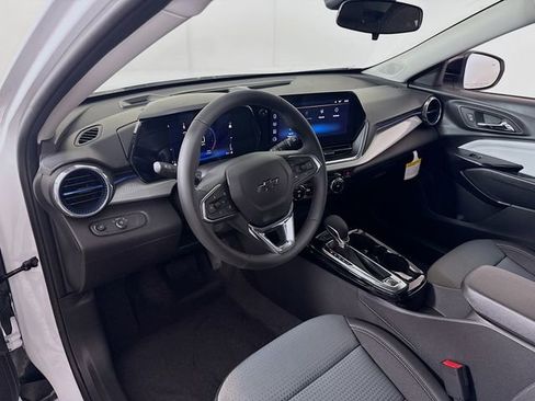 New 2026 Chevrolet Trax LT w/ Driver Confidence Package FWD image 11