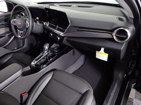 New 2026 Chevrolet Trax ACTIV w/ Sunroof Package image 32