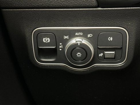 Certified 2023 Mercedes-Benz GLA 250 4MATIC image 31